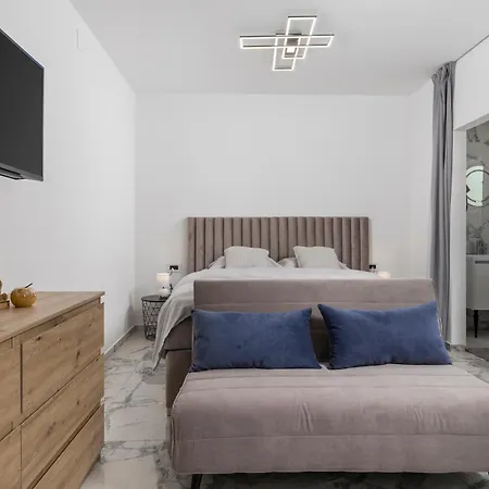 Lux 3 * Rijeka