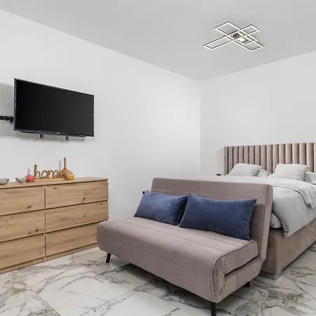 Lux 3 *