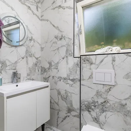 Lux 3 Apartment