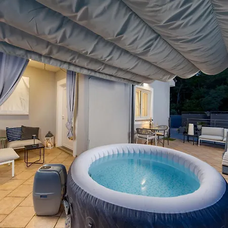 Lux 3 Apartment *